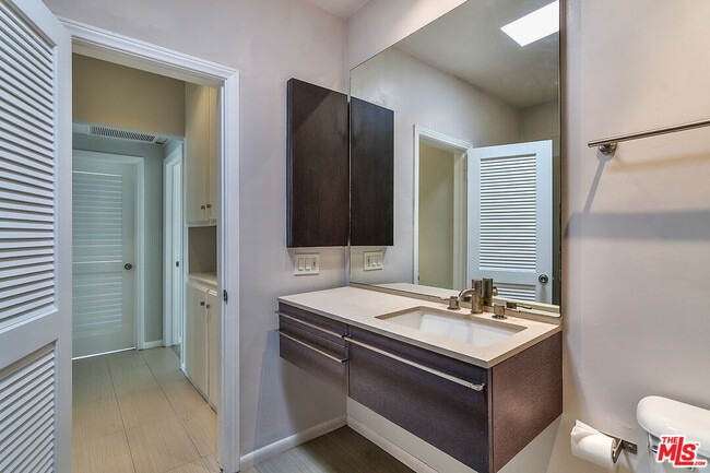 Building Photo - 11920 Dorothy St