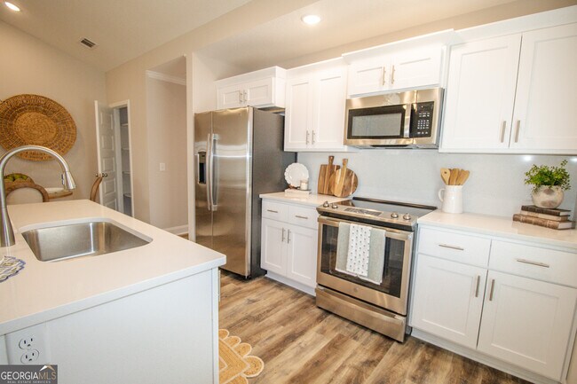 Building Photo - 101 Woodsedge Dr