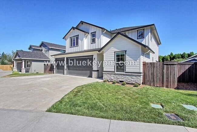 Building Photo - 4 Bed, 3 Bath Home in Walnut Grove Near An...