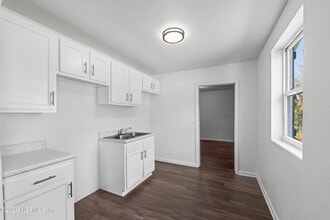 Building Photo - 1470 Windle St