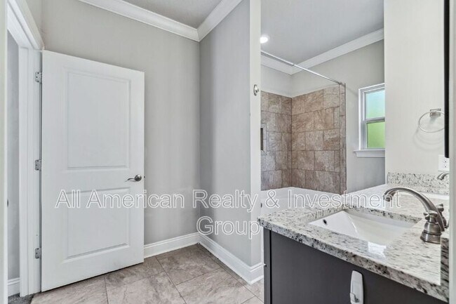 Building Photo - 2381 Belmont Dr
