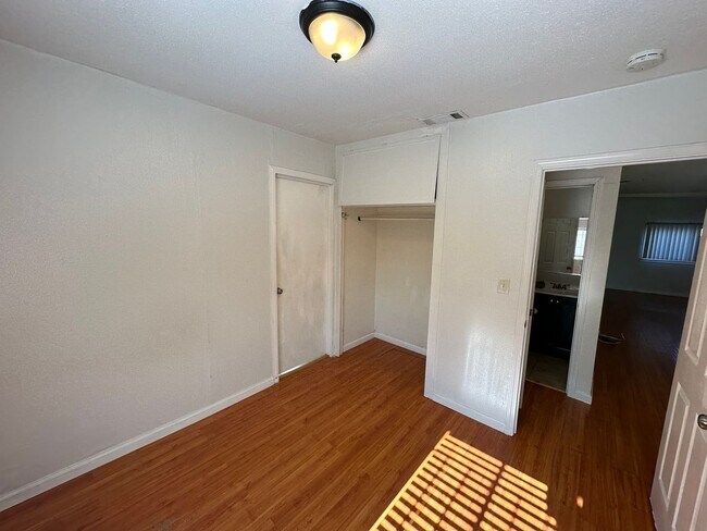 Building Photo - House for Rent – Robla Neighborhood!