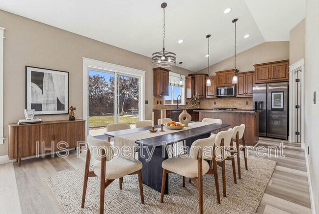 Building Photo - 4806 Tamarisk Dr