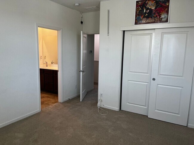 Building Photo - Excellent Witney Ranch 4 Bedroom, 3 Bathroom Home in Whitney Ranch for Rent.