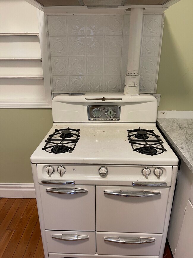 Building Photo - 326 U St