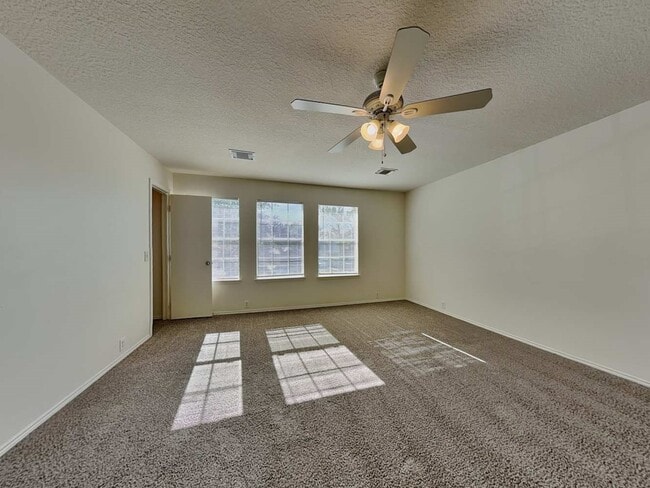 Building Photo - 4811 Russet Trail Ct