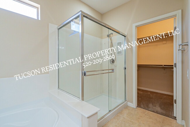 Building Photo - 6070 Wych Elm Pl