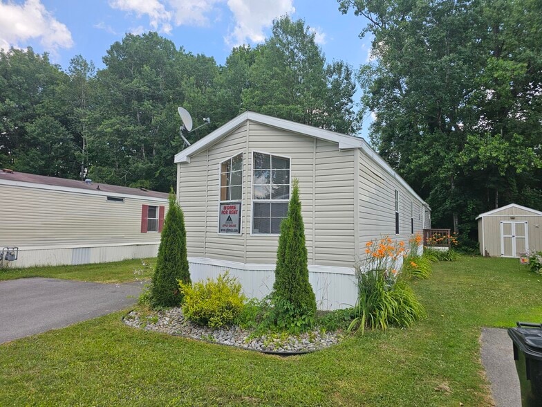 Building Photo - 442 Tulip Dr