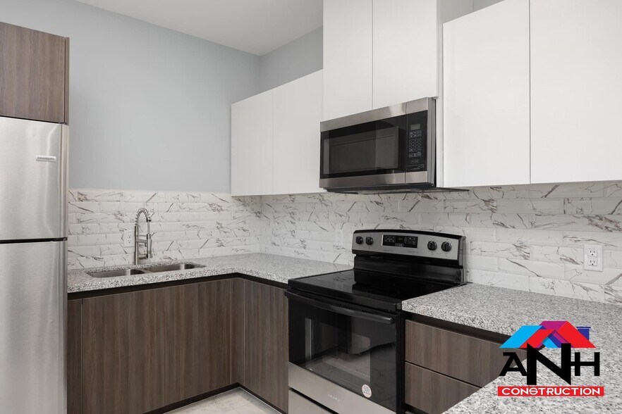 Building Photo - 1025 N Blair Ave