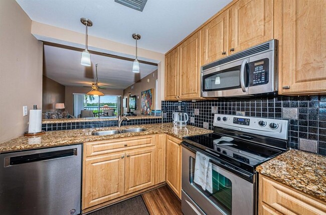 Building Photo - 6295 Bahia Del Mar Cir