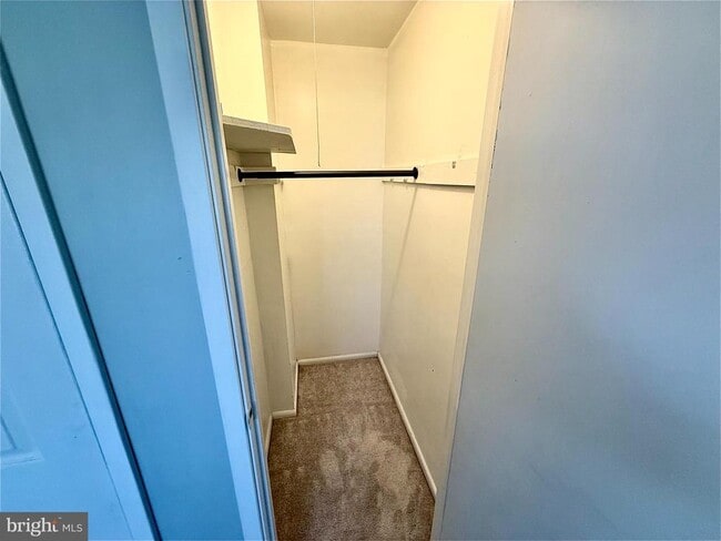 Building Photo - 819 Carrington Ave