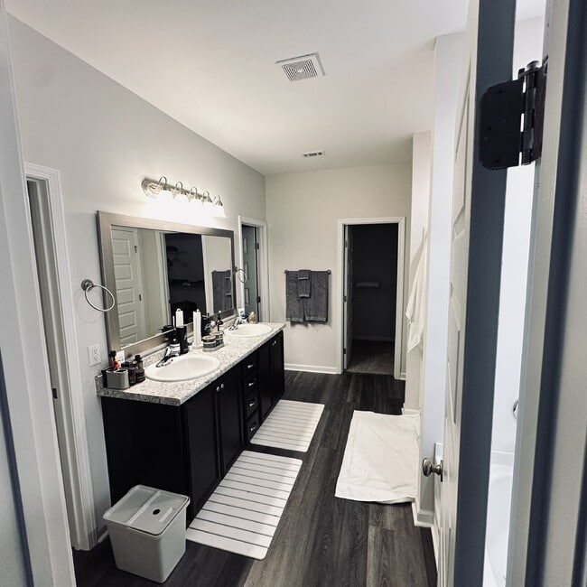 Building Photo - Home for Rent