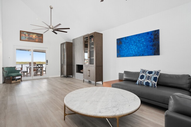 Building Photo - 13705 Cayo Cantiles St