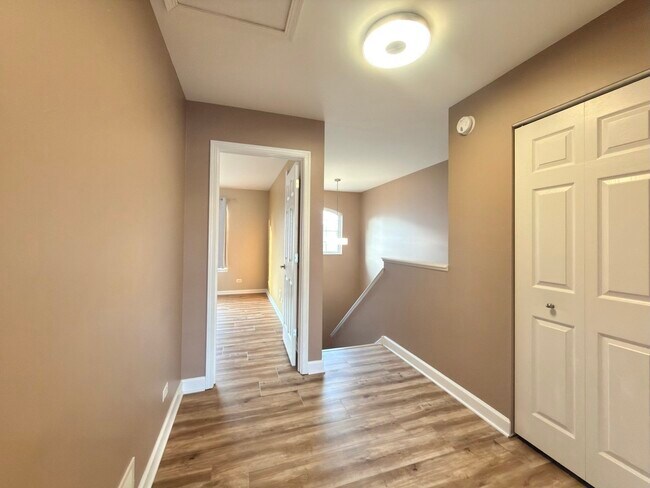 Building Photo - 2263 Daybreak Dr