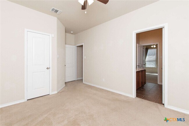 Building Photo - 3302 Vineyard Trail