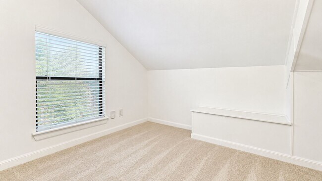 Building Photo - Northwest San Antonio Rental - 3/2 - Near SeaWorld, Alamo Ranch & Lackland AFB
