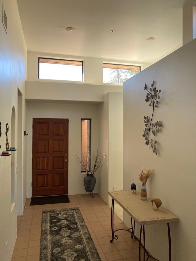 Building Photo - Gorgeous Furnished Arroyo Seco Townhouse with Fabulous Views!