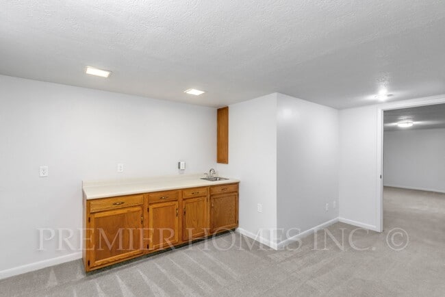 Building Photo - 3812 Root Ave NE