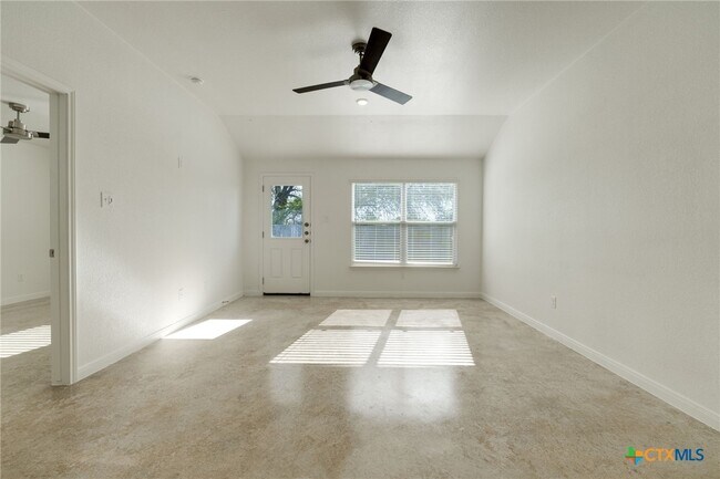 Building Photo - 910 Wax Myrtle Ct