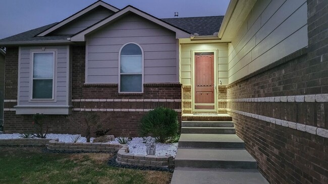 Building Photo - 6614 N Upchurch