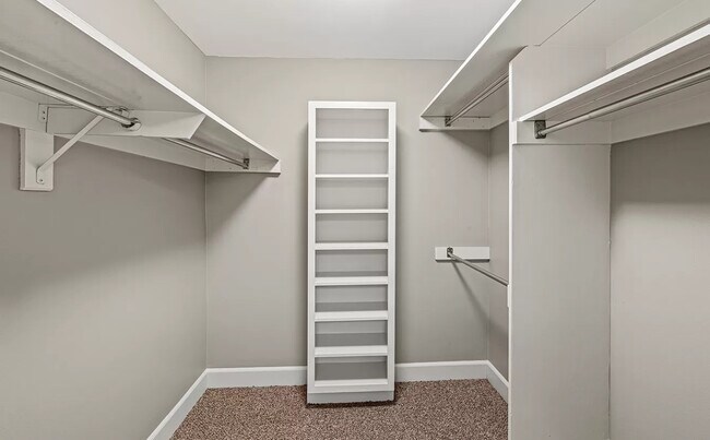 Building Photo - 8751 Jaffa Ct Dr E
