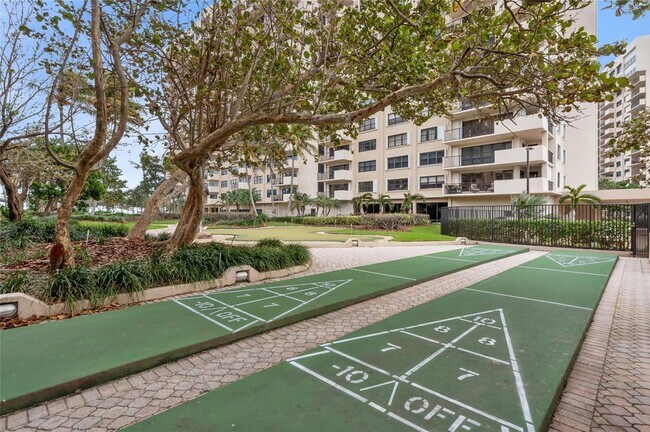 Building Photo - 5000 N Ocean Blvd