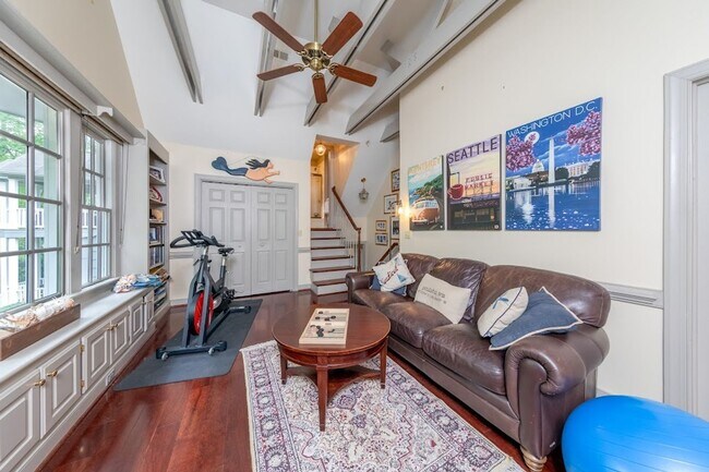 Building Photo - Luxury Kingsmill Property