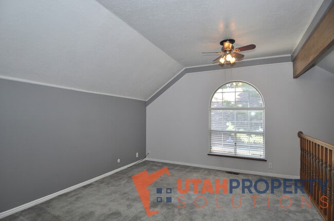 Building Photo - 687 E Countryside Ct