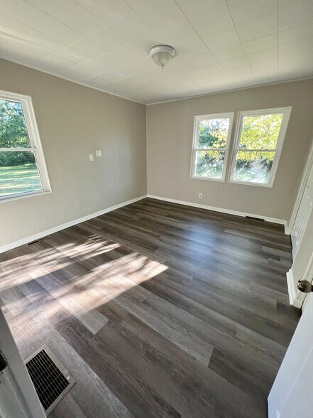 Building Photo - 343 Villa Dr