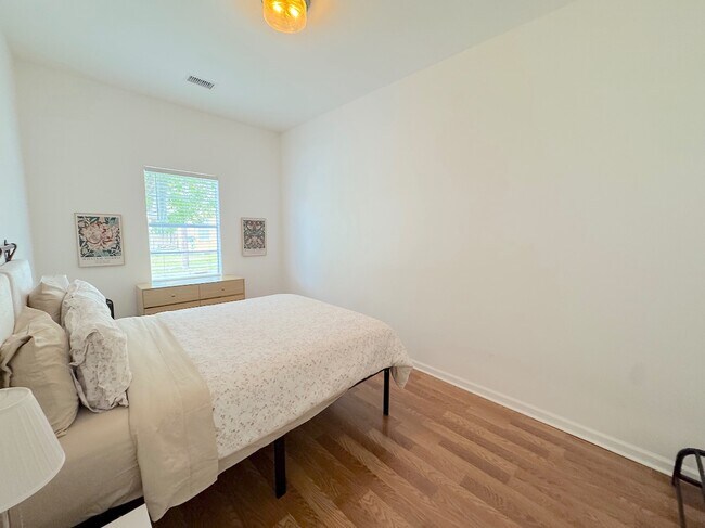 Building Photo - 2108 Burroughs St