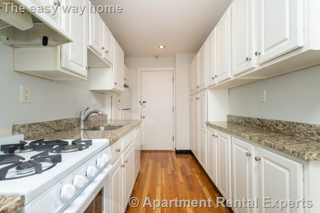 Building Photo - 123 Highland Ave