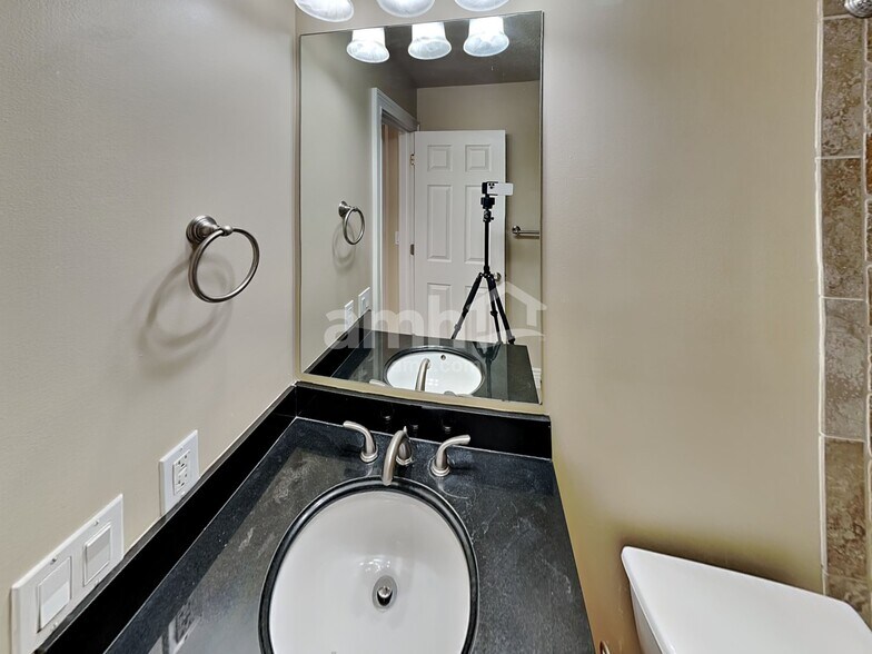 Building Photo - 1283 N 2525 W