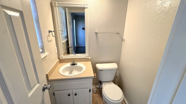 Building Photo - 812 SE 15th St