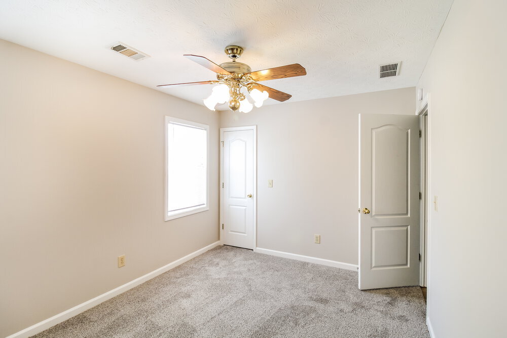 Building Photo - 2915 Emerson Lake Dr