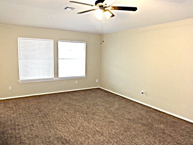 Building Photo - 2131 Jester Farms