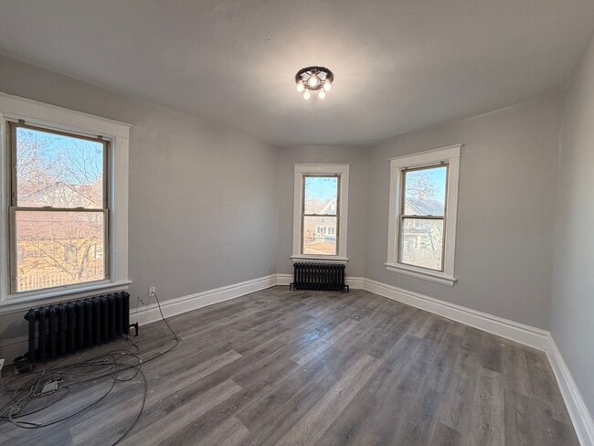 Building Photo - 6800 Sheridan Rd