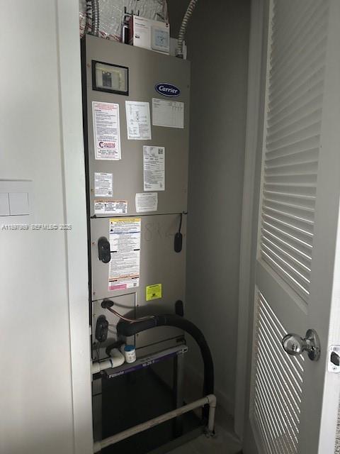 Building Photo - 390 NE 12th St