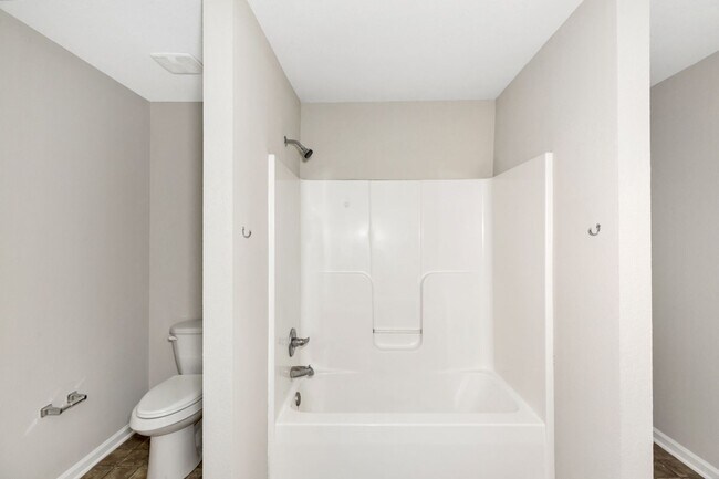 Building Photo - 101 Belle Haven Dr