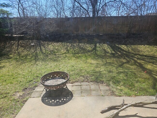 Building Photo - 687 Rosner Dr