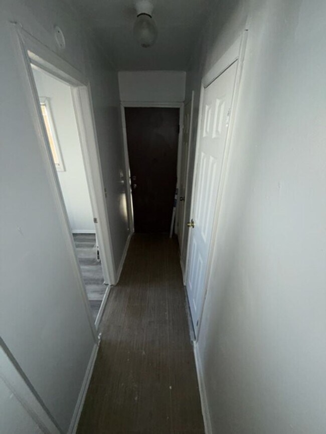 Building Photo - Charming 3-Bedroom Property in Prime Location