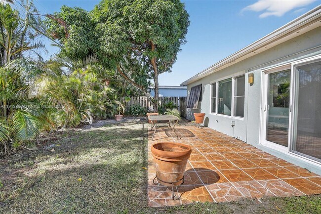 Building Photo - 7920 Alhambra Blvd