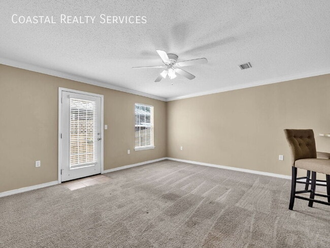 Building Photo - 983 Scenic Oak Ln