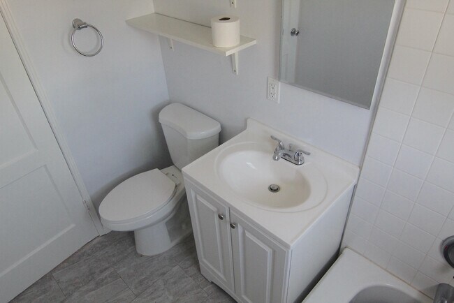 Building Photo - 9217 Alcott St