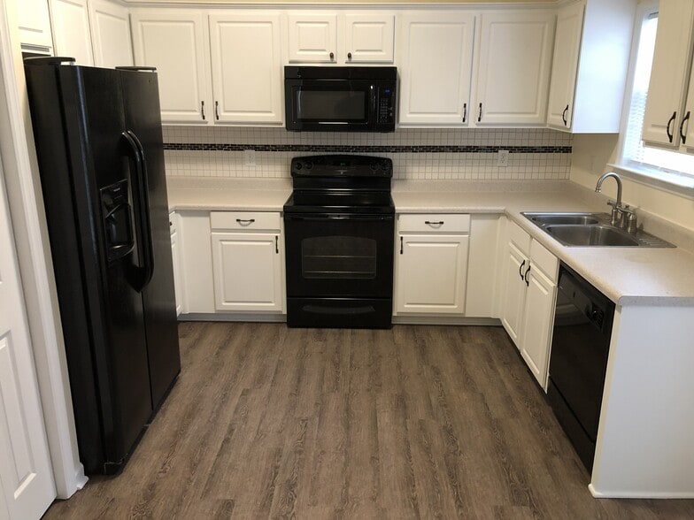 Kitchen - 1129 Woodbriar Street