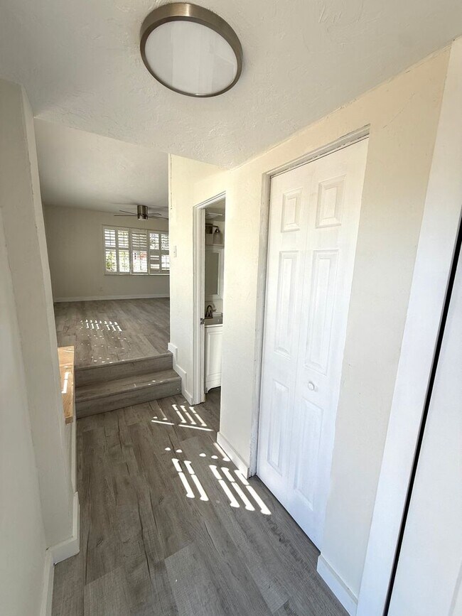 Building Photo - 3181 Hatton St