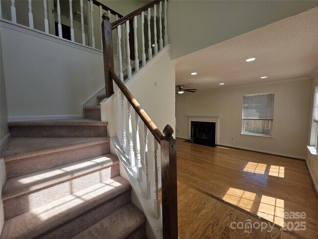 Building Photo - 7106 Spring Creek Ln