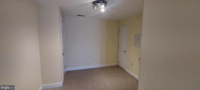 Building Photo - 5001 Old Bartholows Rd