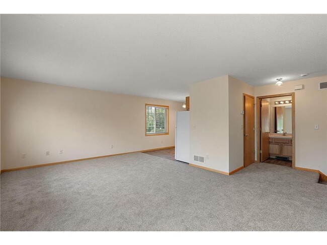 Building Photo - 1613 County Rd D E