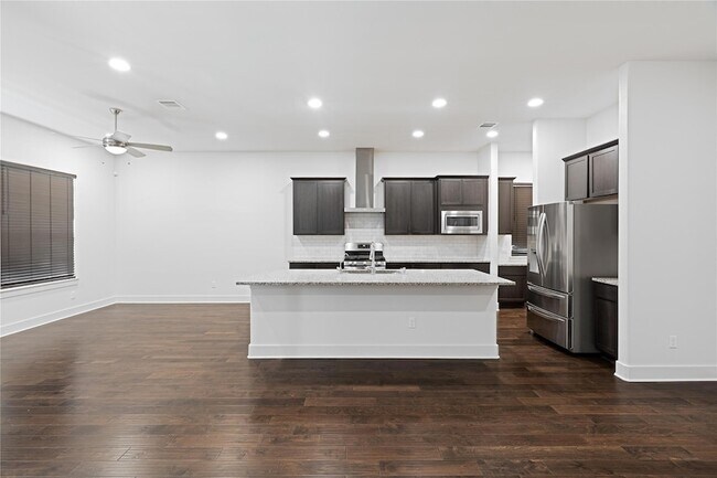 Building Photo - 1241 Summerbrooke Cir