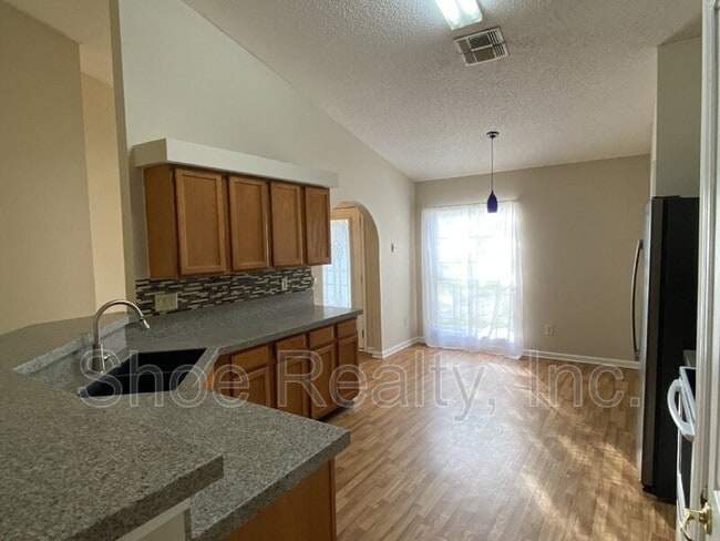 Building Photo - 7751 Fawn Lake Dr S